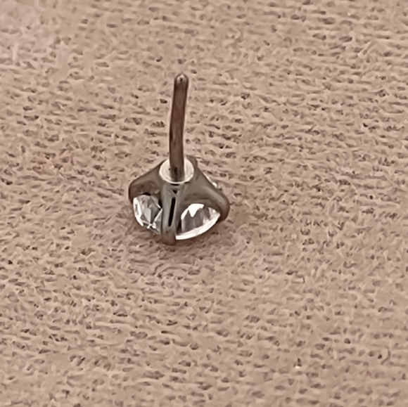 Brand New Doviana White CZ 3mm Threadless Titanium Flat Back Single Earring - Picture 3 of 9